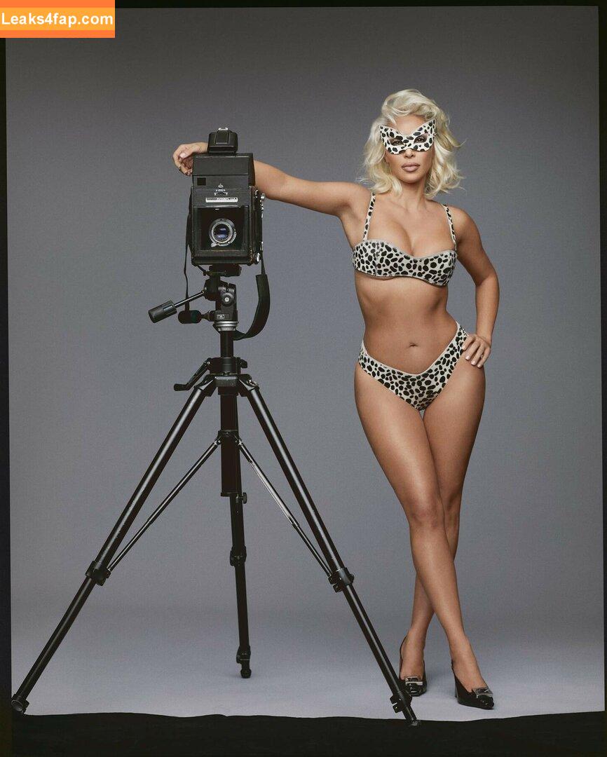 Kim Kardashian / https: / kimkadarshian / kimkardashian leaked photo photo #3091