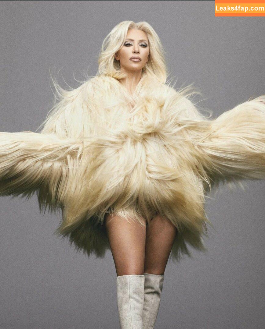 Kim Kardashian / https: / kimkadarshian / kimkardashian leaked photo photo #3093