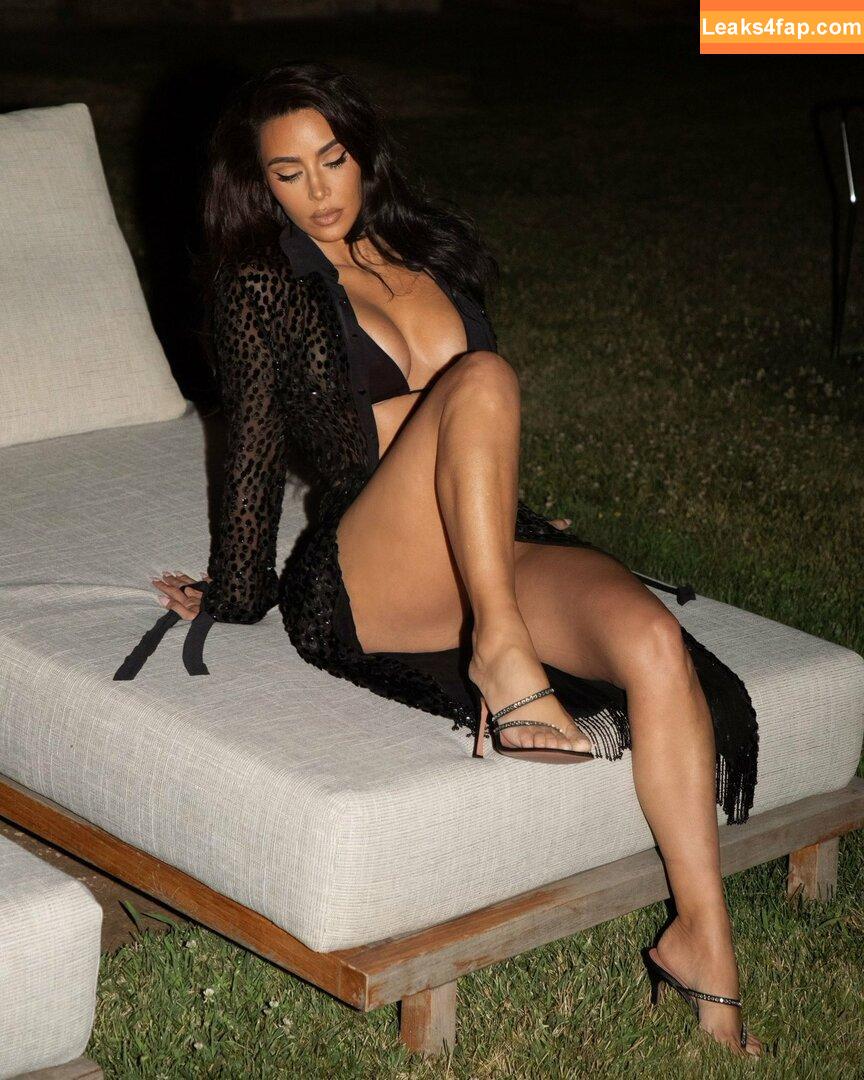 Kim Kardashian / https: / kimkadarshian / kimkardashian leaked photo photo #3110