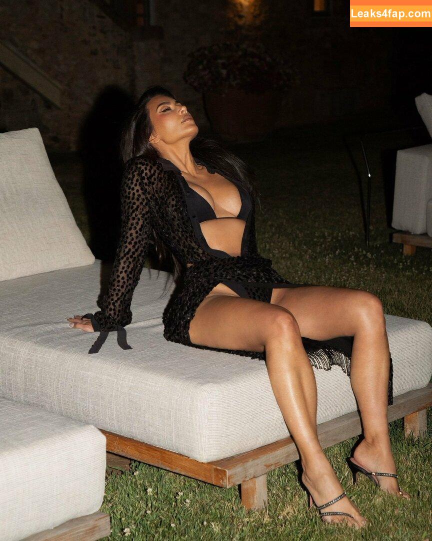 Kim Kardashian / https: / kimkadarshian / kimkardashian leaked photo photo #3111