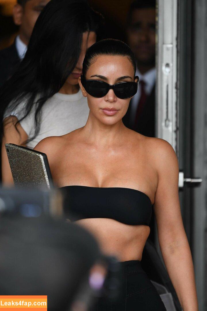 Kim Kardashian / https: / kimkadarshian / kimkardashian leaked photo photo #3115