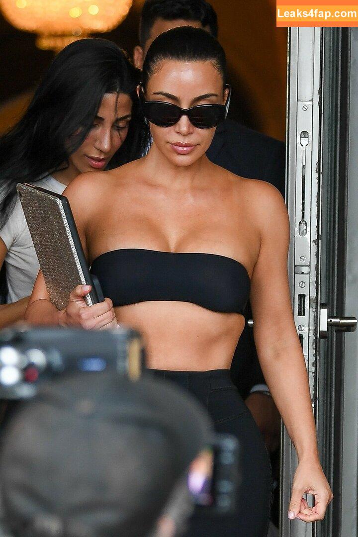 Kim Kardashian / https: / kimkadarshian / kimkardashian leaked photo photo #3117