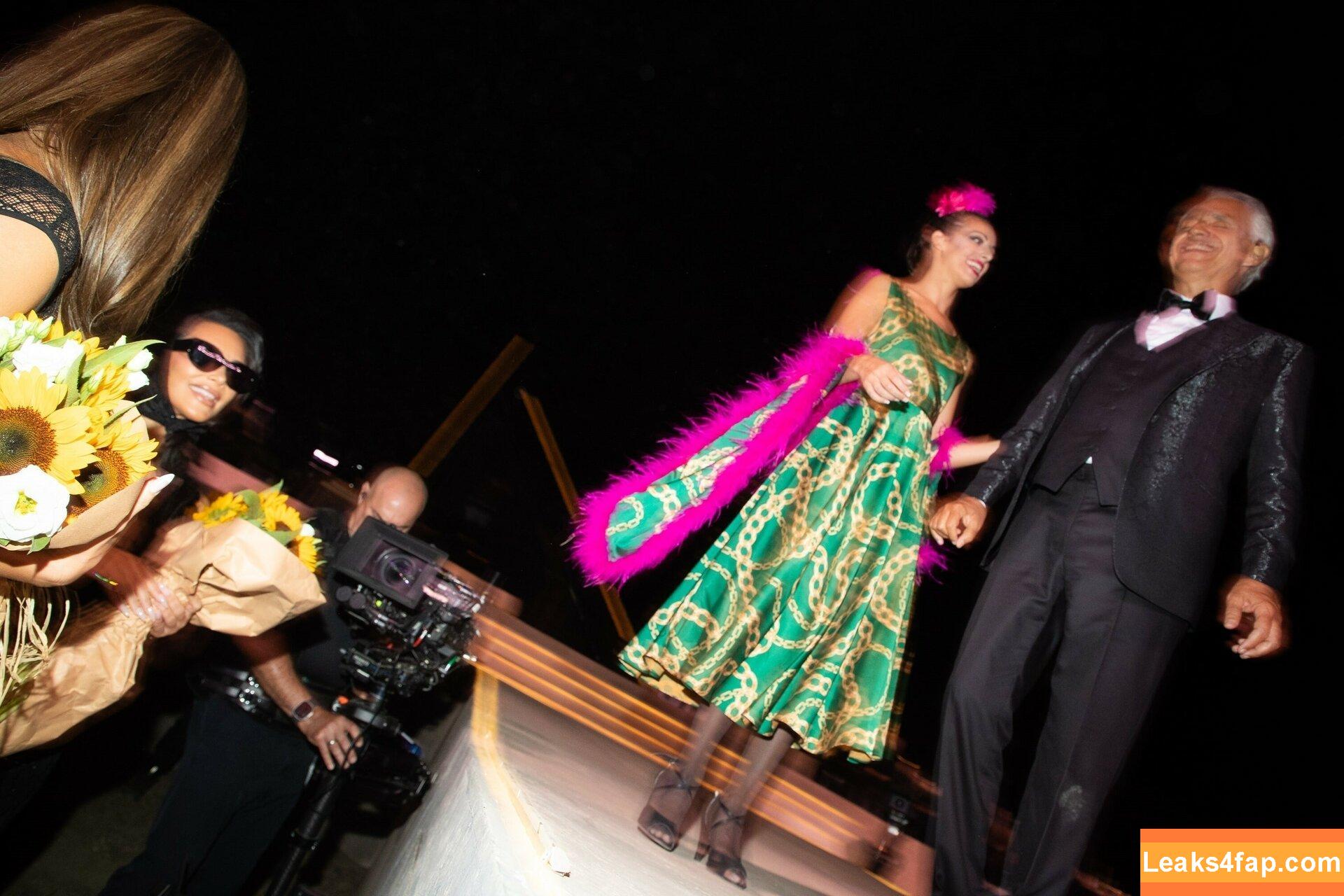 Kim Kardashian / https: / kimkadarshian / kimkardashian leaked photo photo #3184