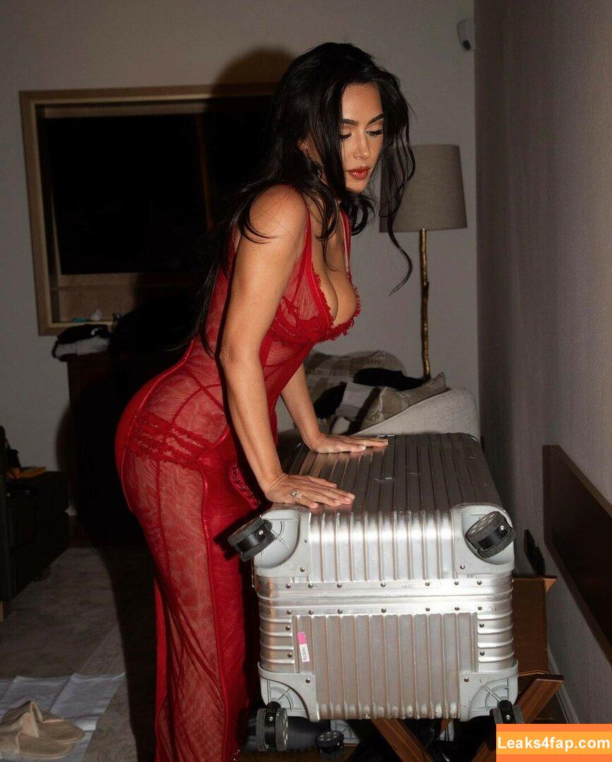Kim Kardashian / https: / kimkadarshian / kimkardashian leaked photo photo #3203