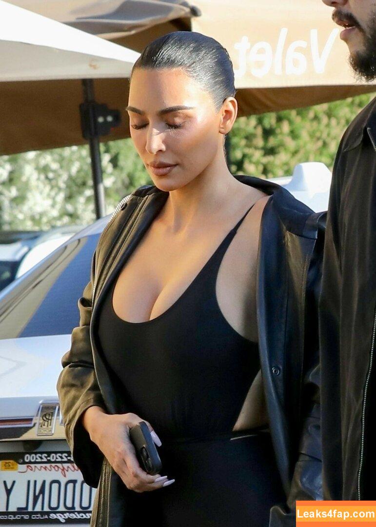 Kim Kardashian / https: / kimkadarshian / kimkardashian слитое фото фото #3245