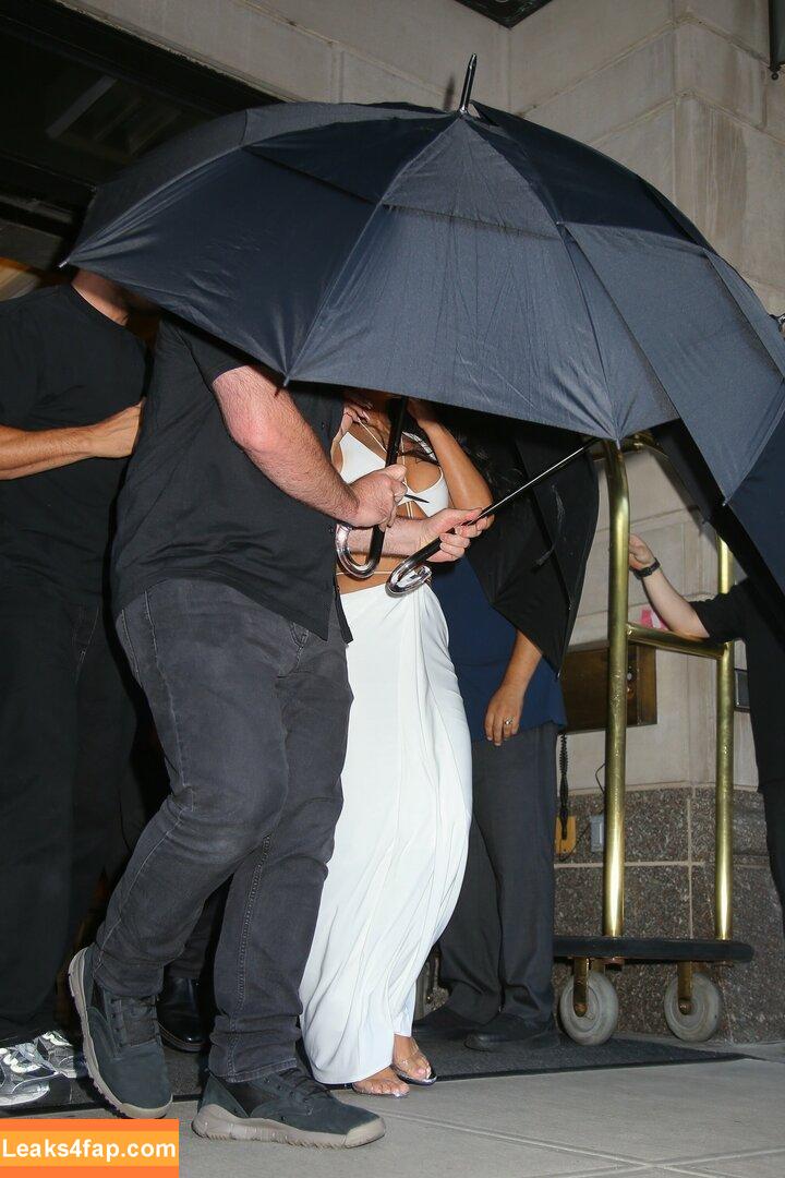 Kim Kardashian / https: / kimkadarshian / kimkardashian leaked photo photo #3256