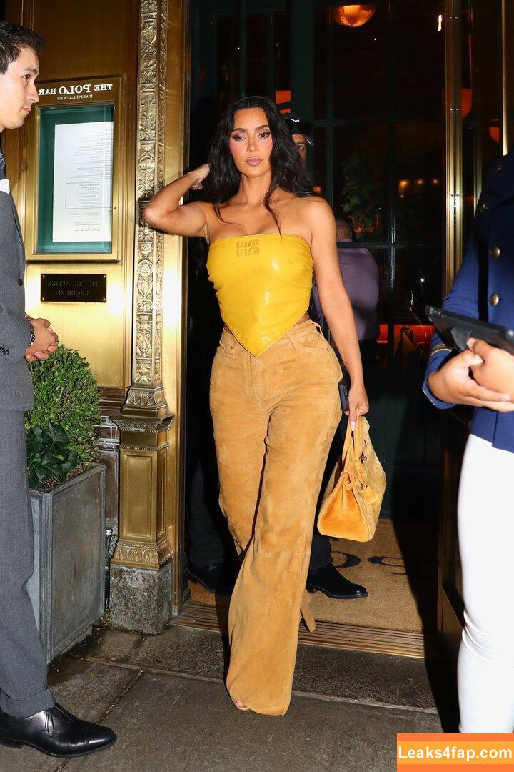 Kim Kardashian / https: / kimkadarshian / kimkardashian leaked photo photo #3265