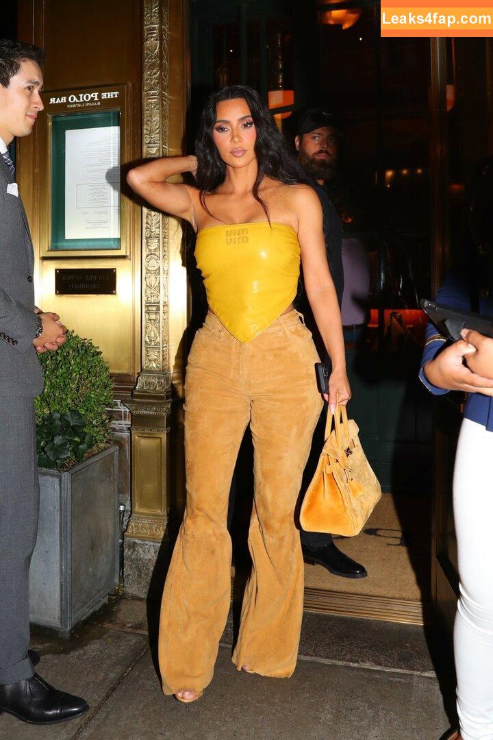 Kim Kardashian / https: / kimkadarshian / kimkardashian leaked photo photo #3266