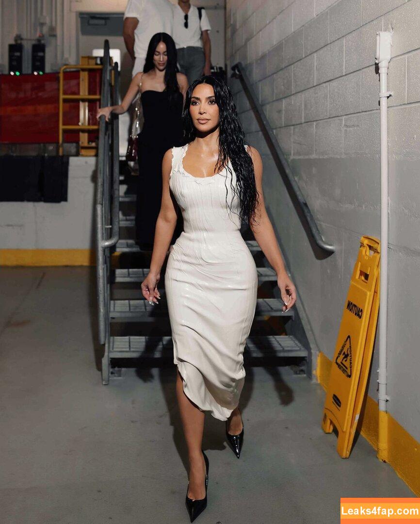 Kim Kardashian / https: / kimkadarshian / kimkardashian leaked photo photo #3318