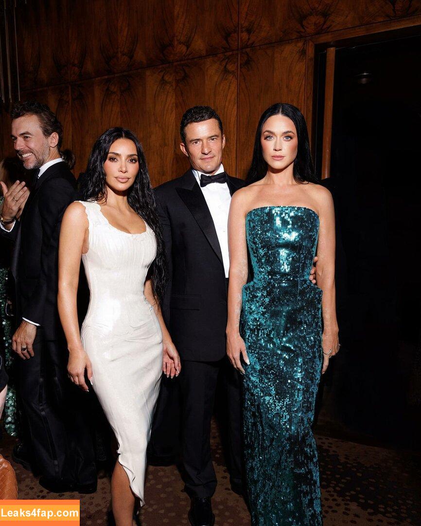 Kim Kardashian / https: / kimkadarshian / kimkardashian leaked photo photo #3326