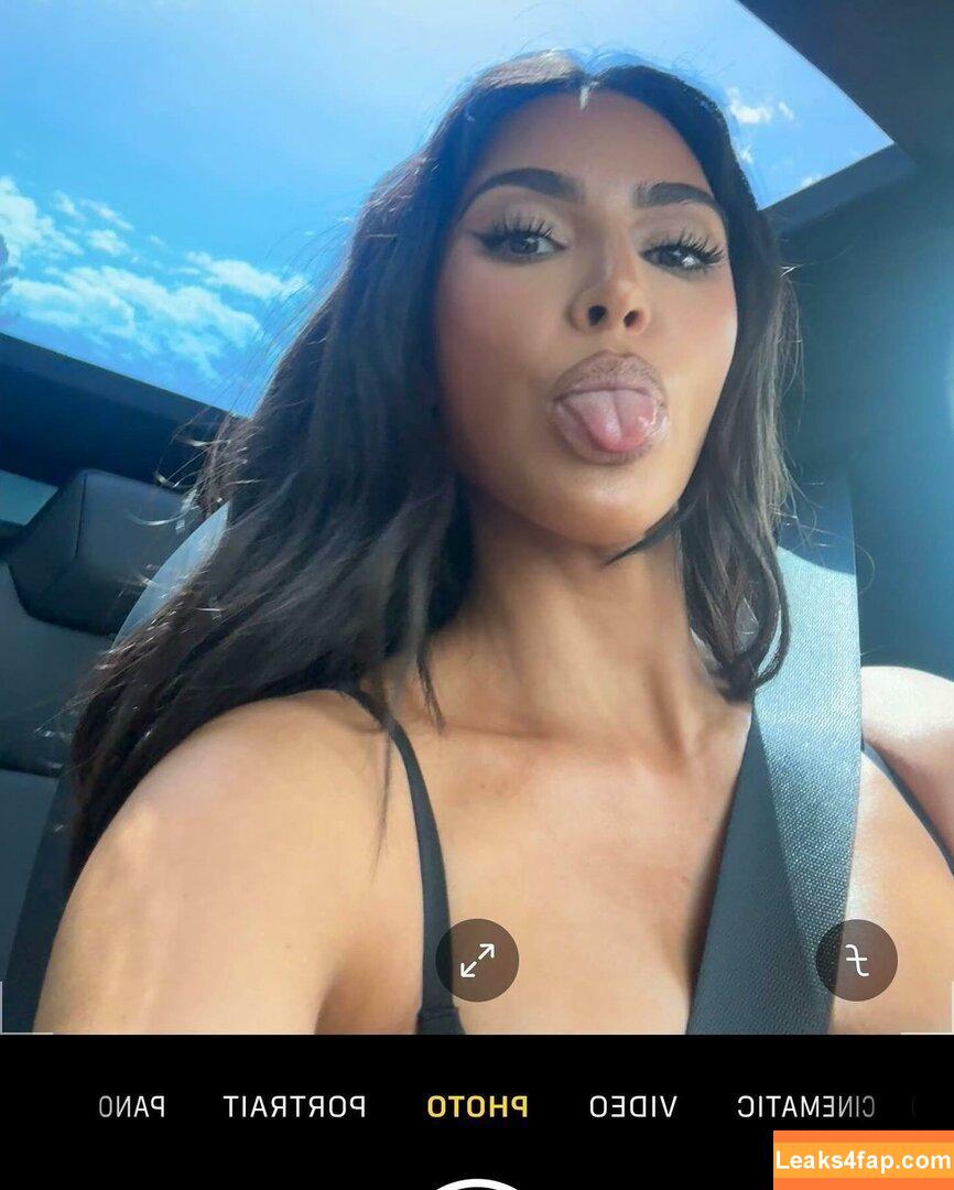 Kim Kardashian / https: / kimkadarshian / kimkardashian leaked photo photo #3337