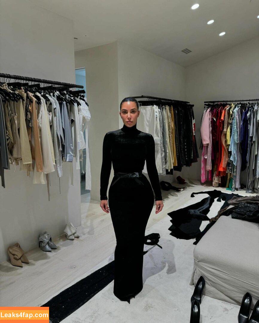 Kim Kardashian / https: / kimkadarshian / kimkardashian leaked photo photo #3341