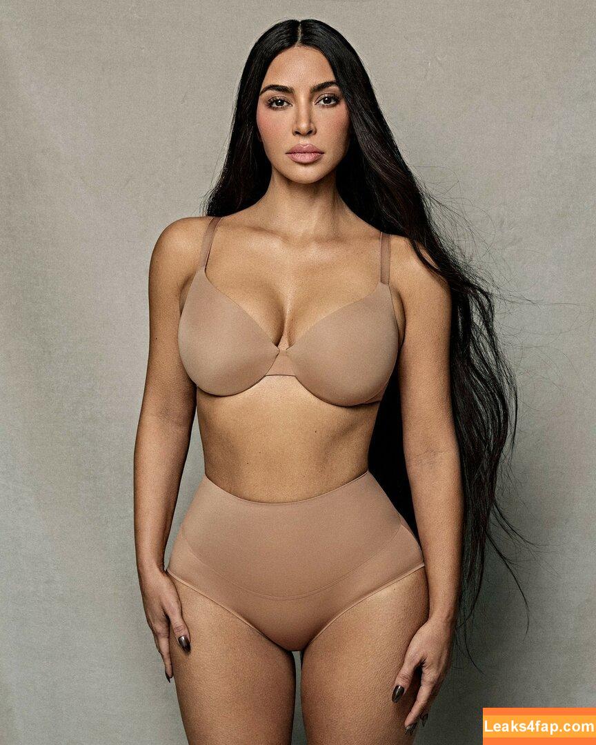 Kim Kardashian / https: / kimkadarshian / kimkardashian leaked photo photo #3387