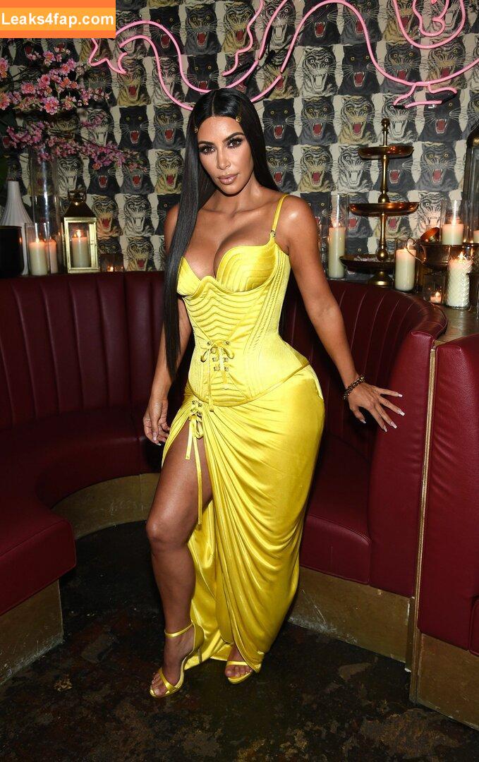 Kim Kardashian / https: / kimkadarshian / kimkardashian leaked photo photo #3395