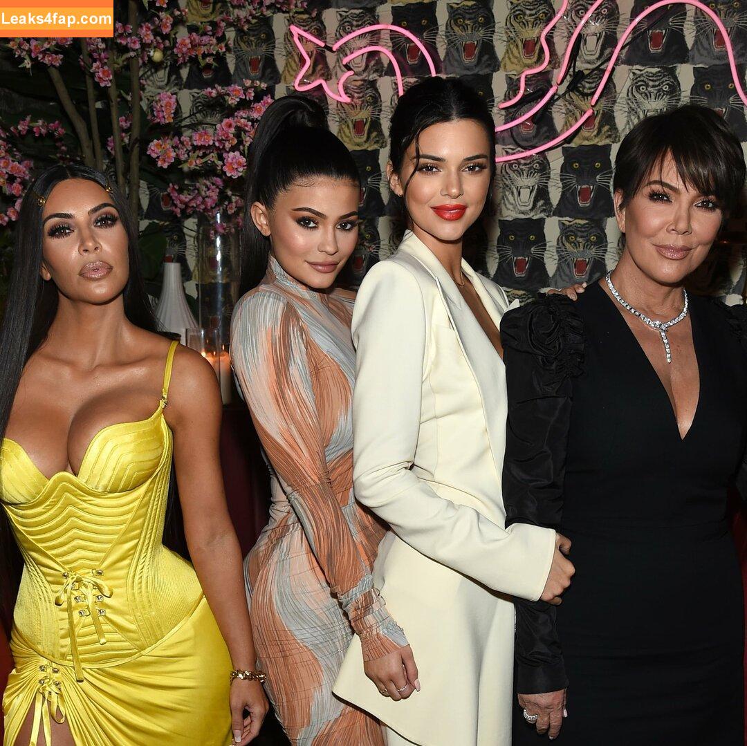 Kim Kardashian / https: / kimkadarshian / kimkardashian leaked photo photo #3396