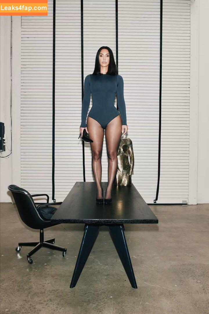 Kim Kardashian / https: / kimkadarshian / kimkardashian leaked photo photo #3407