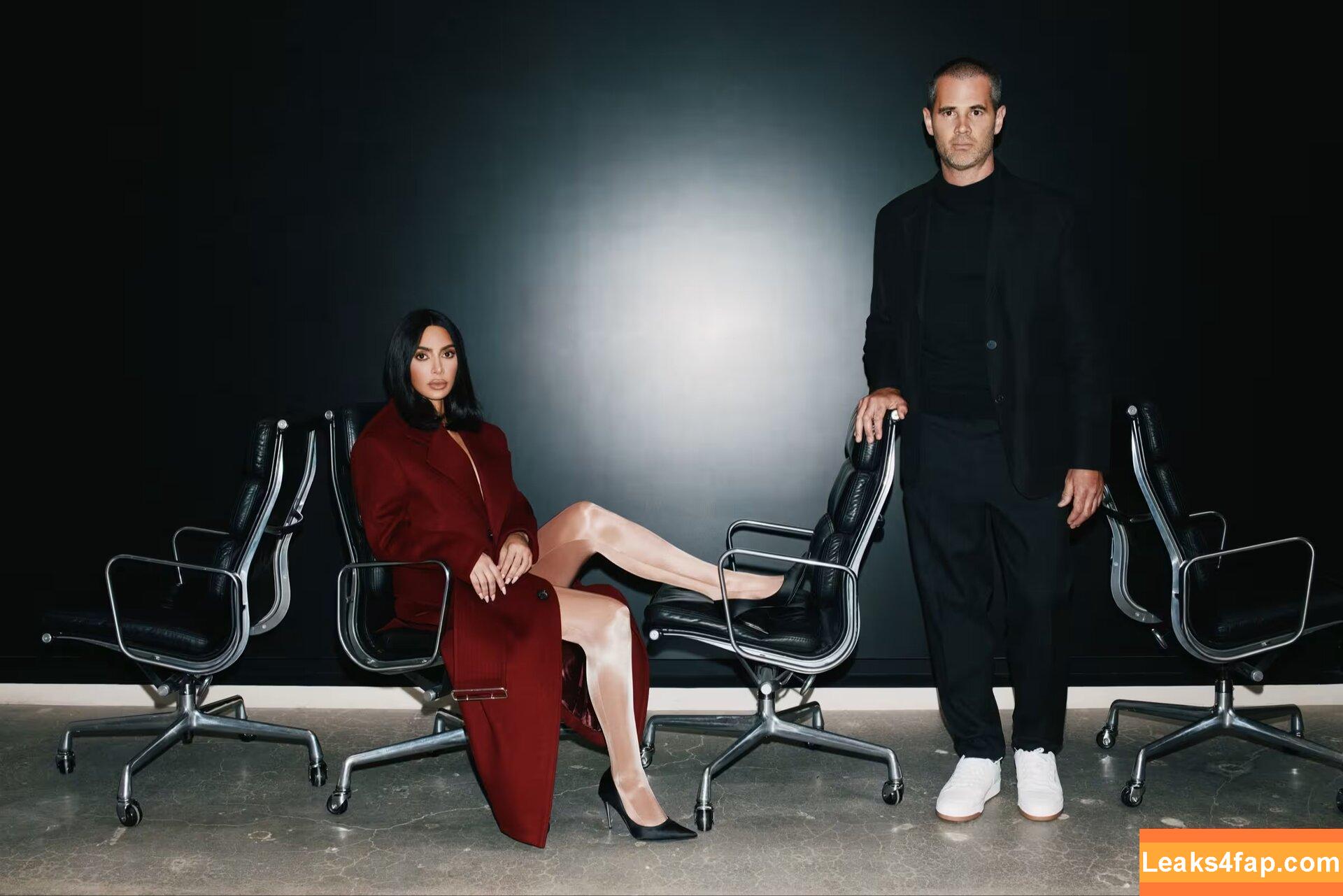 Kim Kardashian / https: / kimkadarshian / kimkardashian leaked photo photo #3412