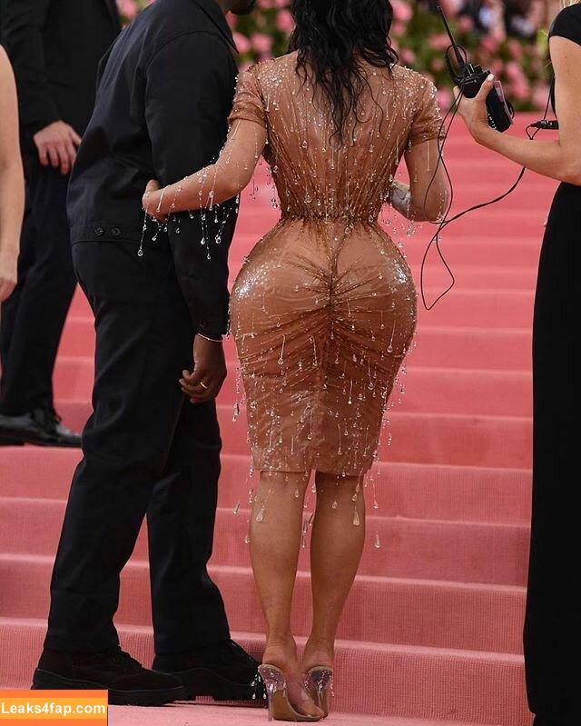 Kim Kardashian / https: / kimkadarshian / kimkardashian leaked photo photo #3440