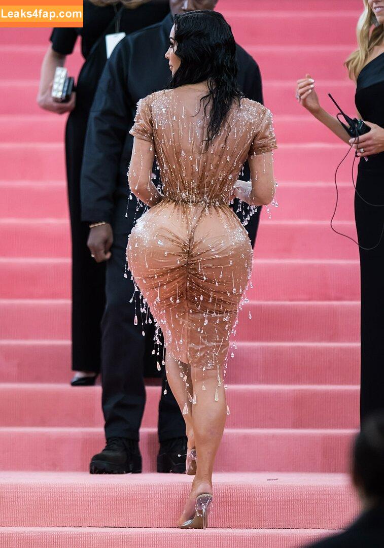 Kim Kardashian / https: / kimkadarshian / kimkardashian leaked photo photo #3443