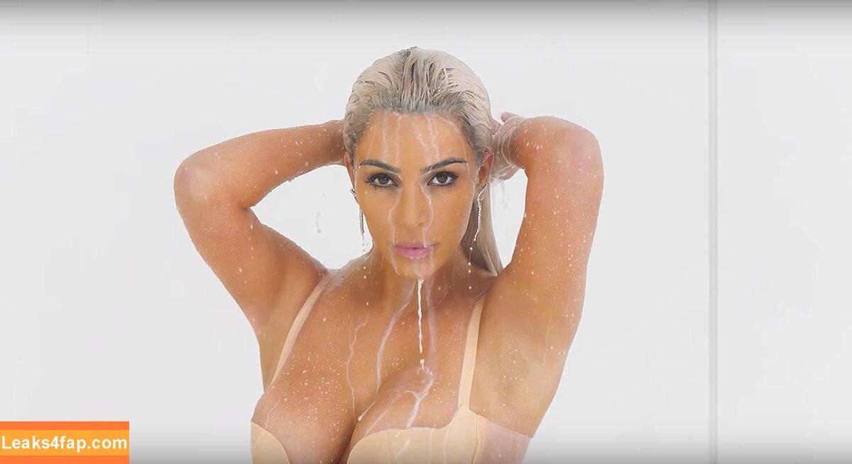 Kim Kardashian / https: / kimkadarshian / kimkardashian leaked photo photo #3455