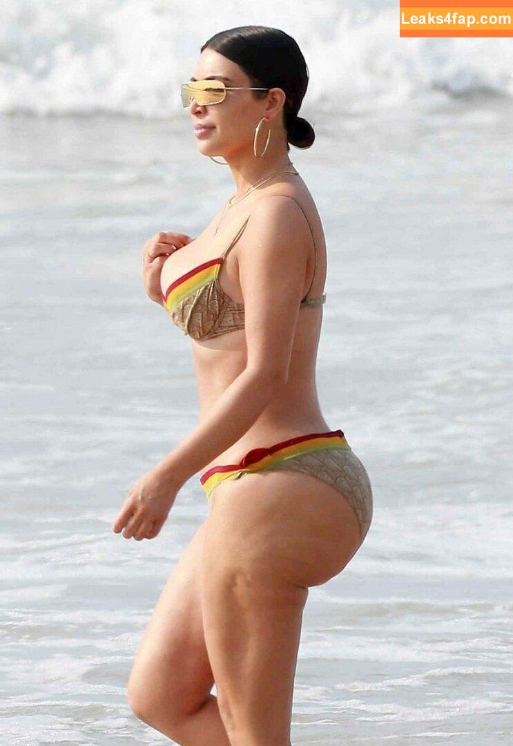 Kim Kardashian / https: / kimkadarshian / kimkardashian leaked photo photo #3473