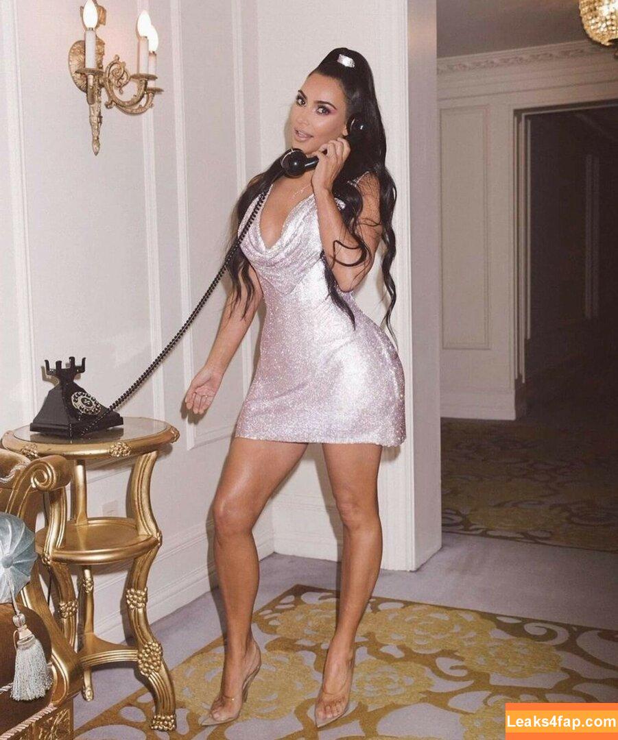 Kim Kardashian / https: / kimkadarshian / kimkardashian leaked photo photo #3512
