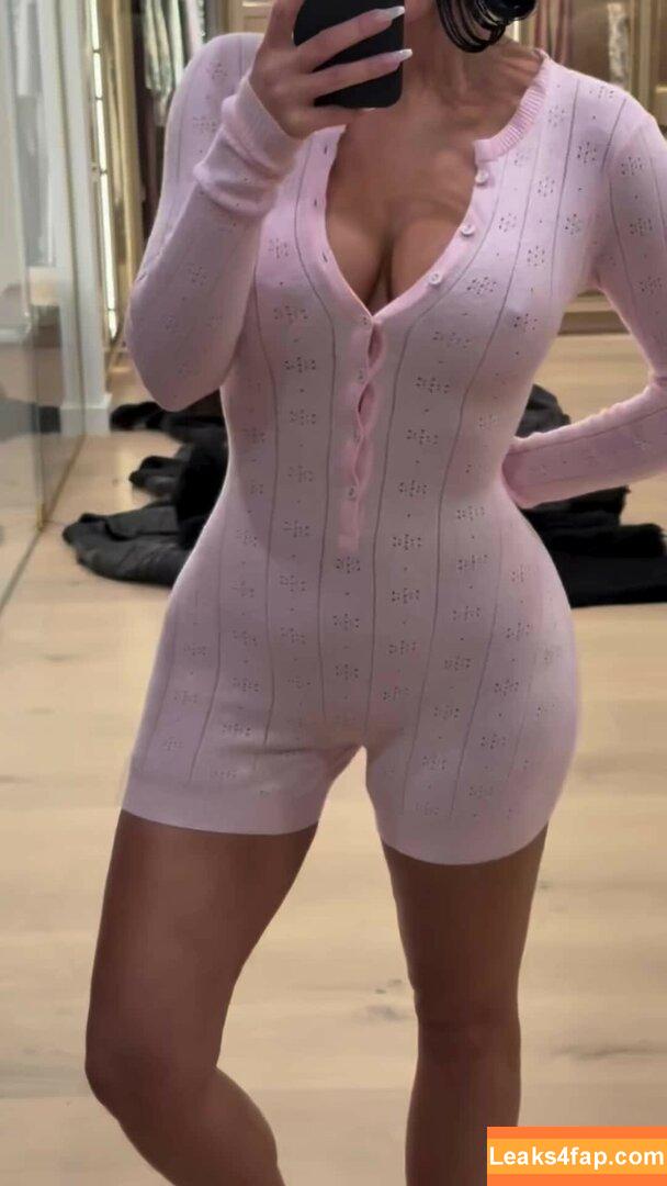 Kim Kardashian / https: / kimkadarshian / kimkardashian leaked photo photo #3605