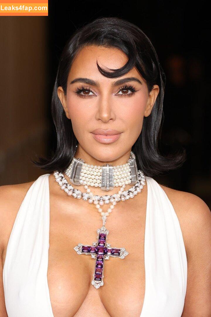 Kim Kardashian / https: / kimkadarshian / kimkardashian leaked photo photo #3655