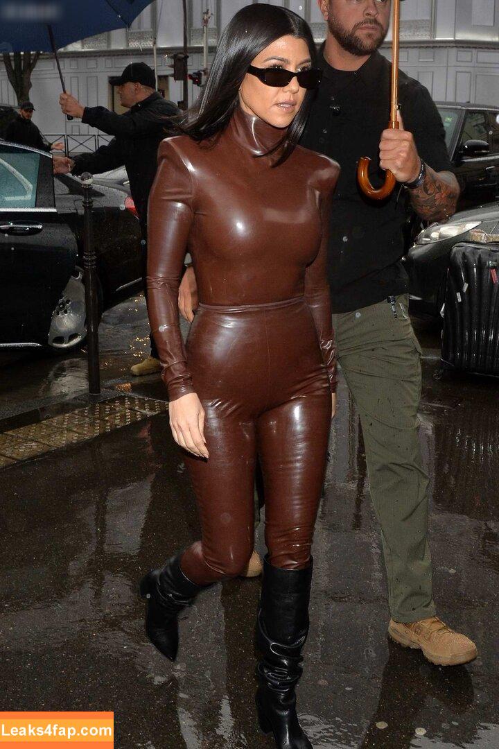 Kim Kardashian / https: / kimkadarshian / kimkardashian leaked photo photo #3680