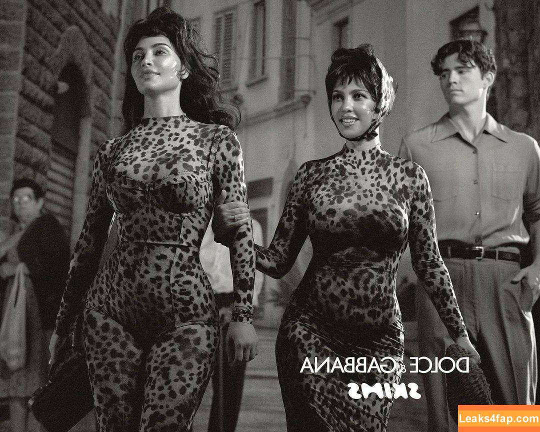 Kim Kardashian / https: / kimkardashian leaked photo photo #3726