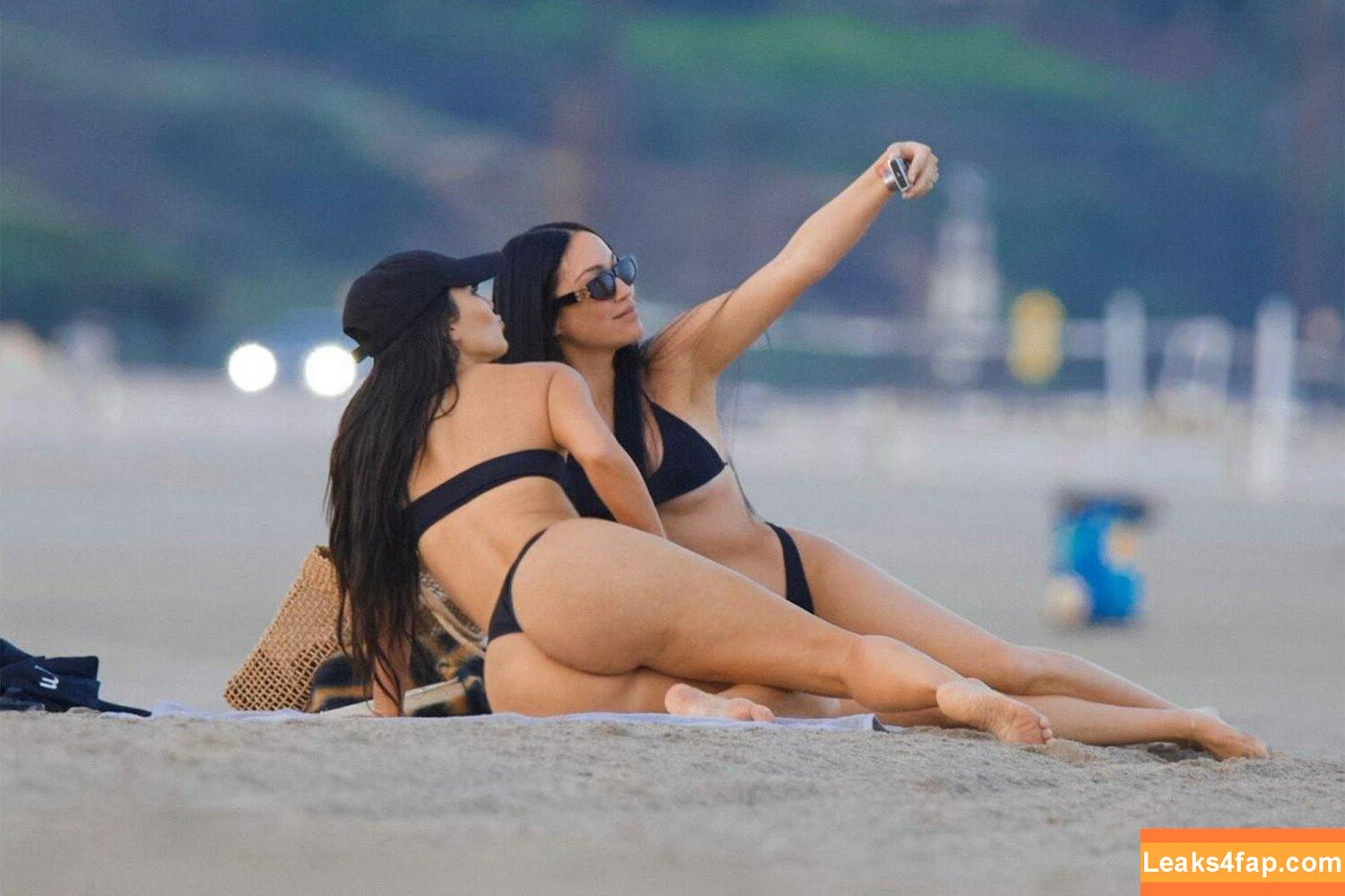 Kim Kardashian / https: / kimkardashian leaked photo photo #3740