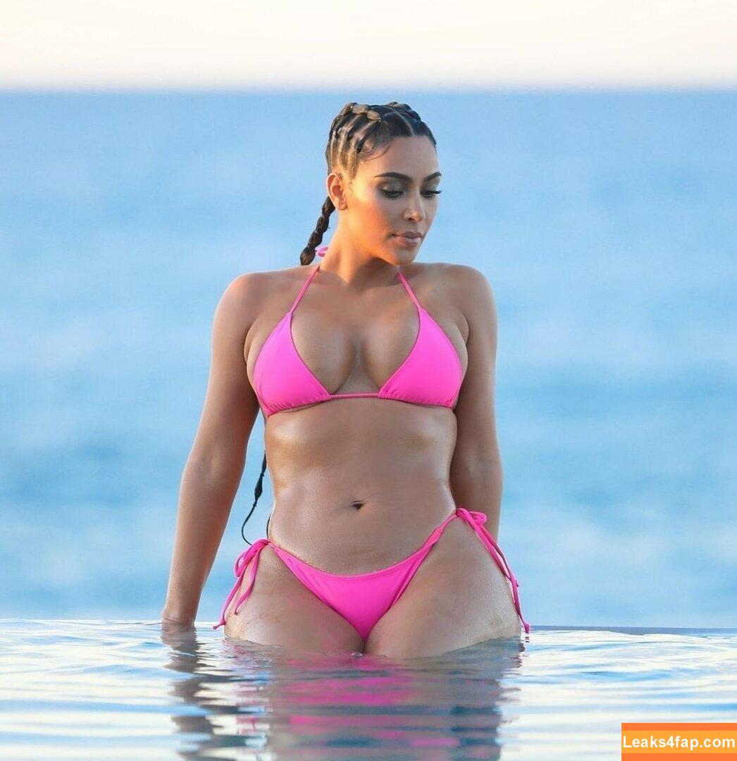 Kim Kardashian / KimKardashian / kimkadarshian leaked photo photo #3844