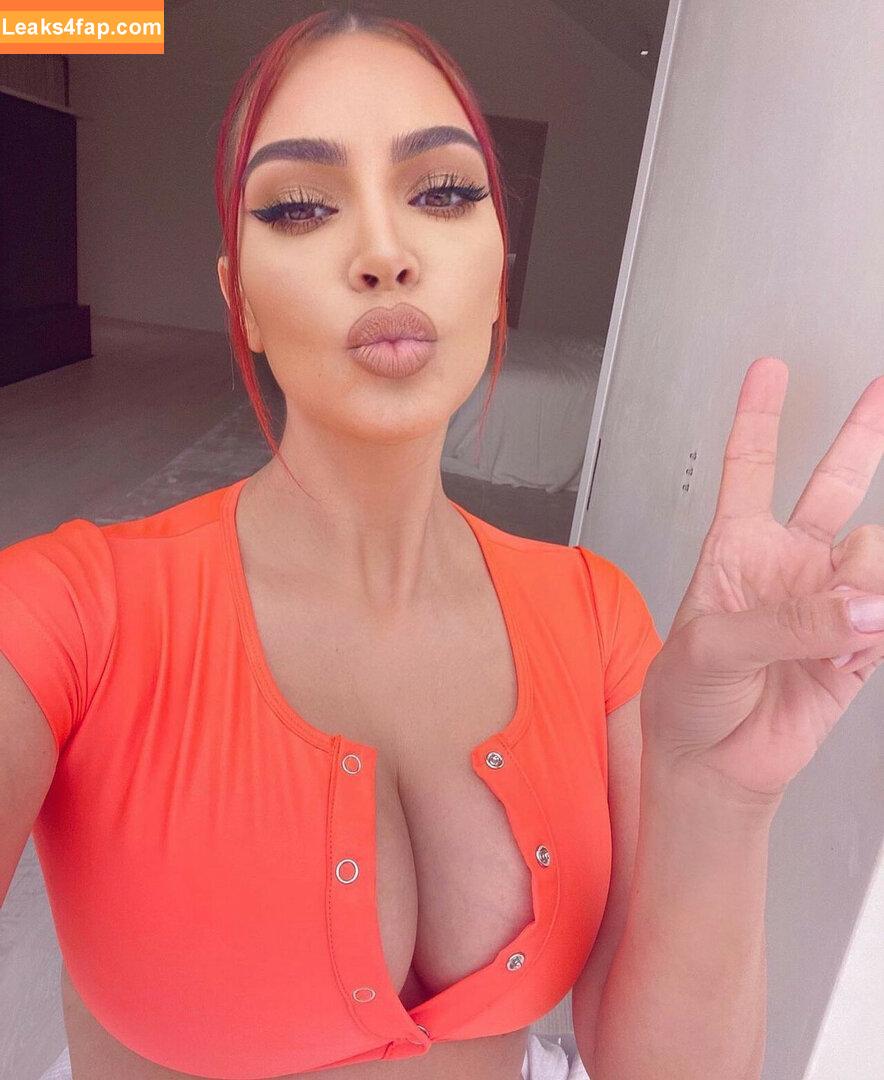 Kim Kardashian / KimKardashian leaked photo photo #3923