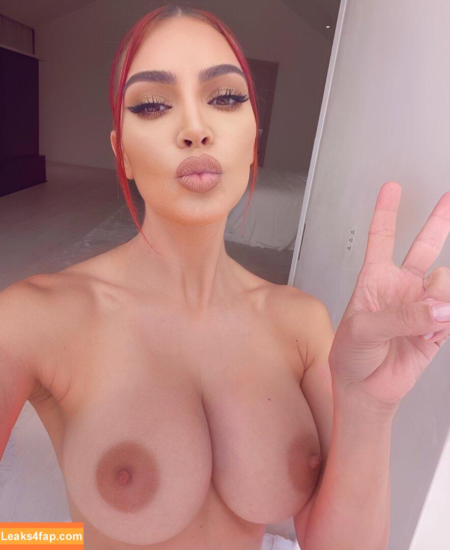 Kim Kardashian / KimKardashian leaked photo photo #3924