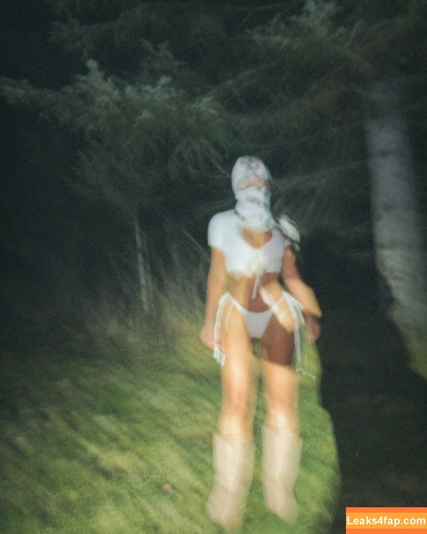 Kim Kardashian / KimKardashian leaked photo photo #3933