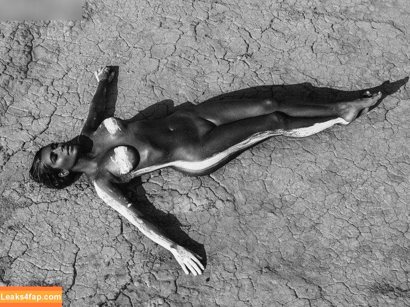 Kim Kardashian / KimKardashian leaked photo photo #3951