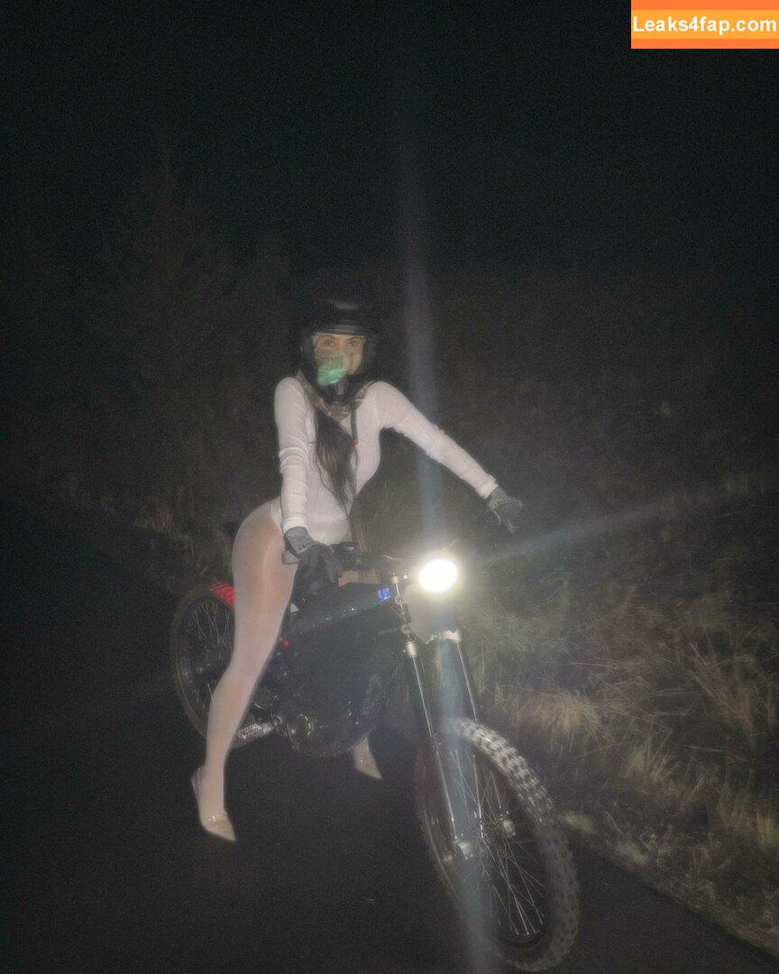 Kim Kardashian / KimKardashian leaked photo photo #3955