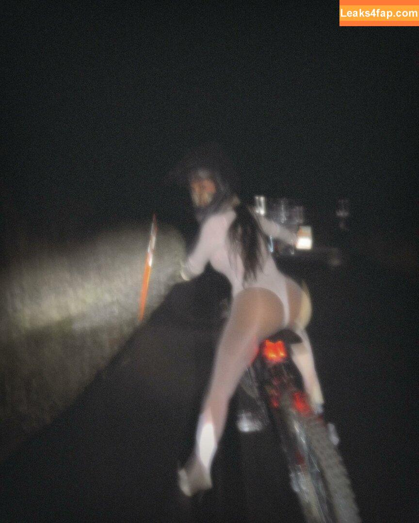 Kim Kardashian / KimKardashian leaked photo photo #3958