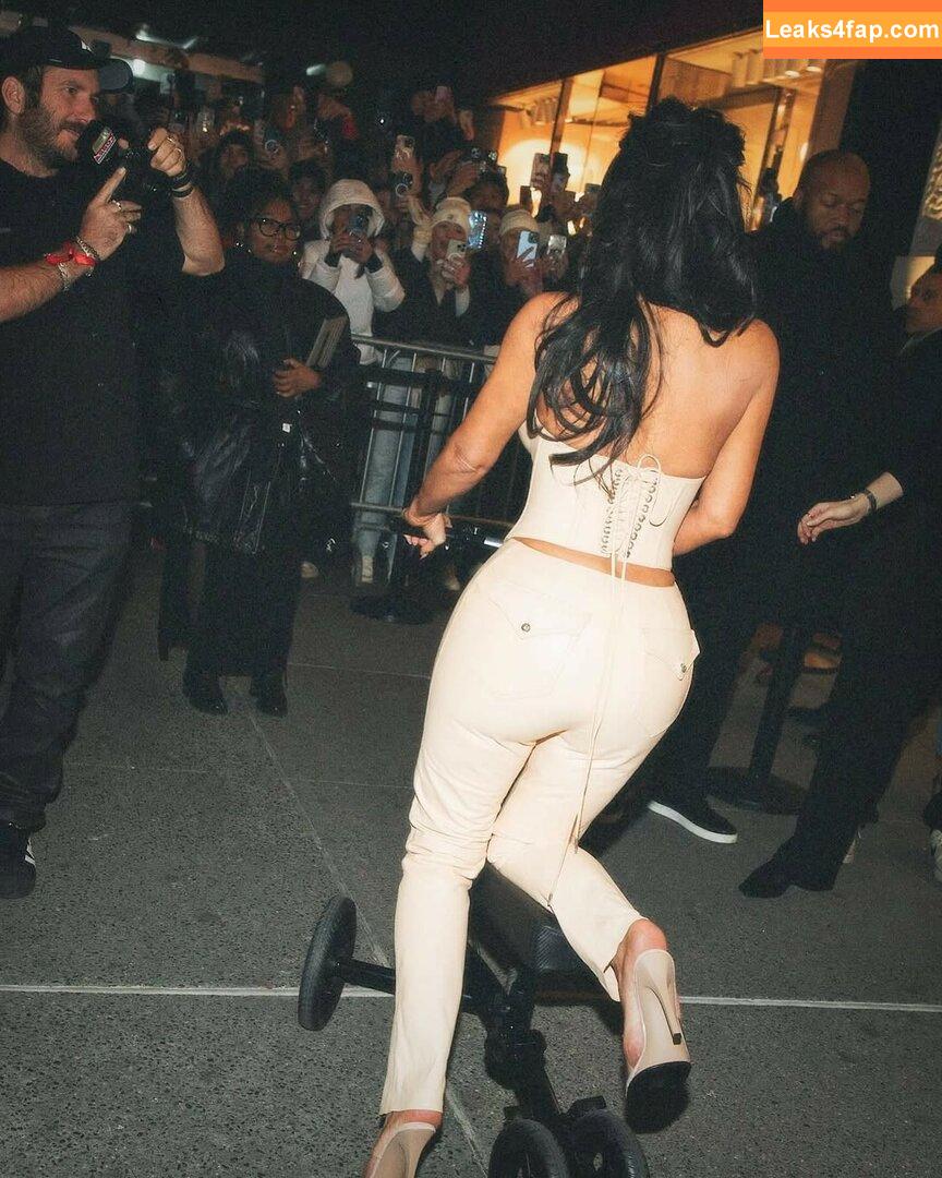 Kim Kardashian / KimKardashian leaked photo photo #3990