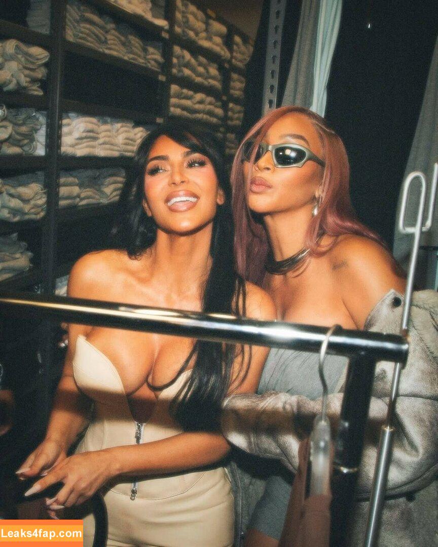 Kim Kardashian / KimKardashian leaked photo photo #3991