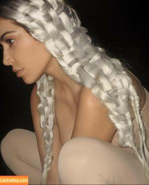 Kim Kardashian photo #3084