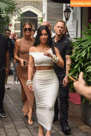 Kim Kardashian photo #3121