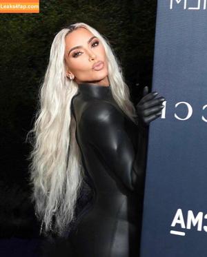 Kim Kardashian photo #3140