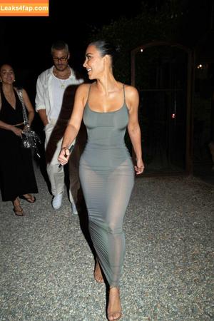 Kim Kardashian photo #3153