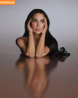 Kim Kardashian photo #3154