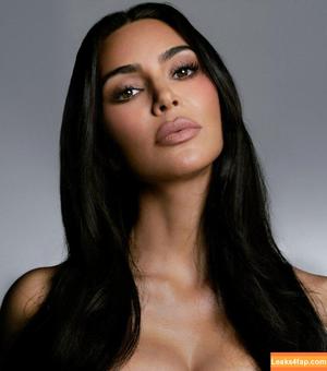 Kim Kardashian photo #3156