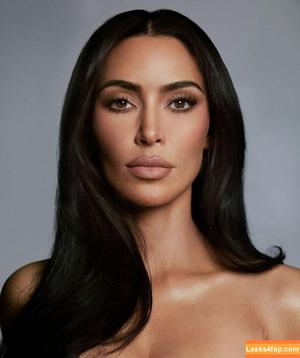 Kim Kardashian photo #3157
