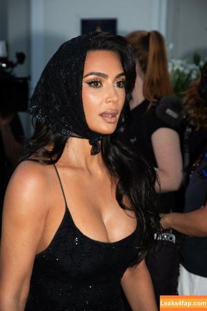 Kim Kardashian photo #3190