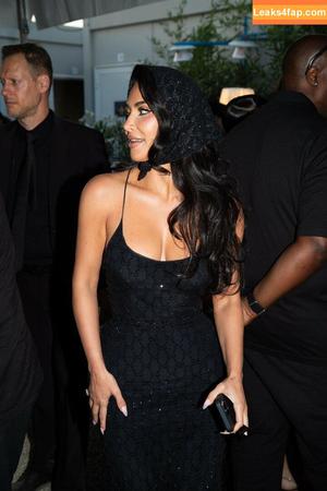 Kim Kardashian photo #3195