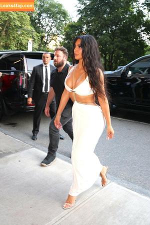 Kim Kardashian photo #3212